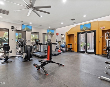 7009 E Acoma Drive - Photo Thumbnail 13