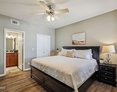 7009 E Acoma Drive - Photo Thumbnail 6