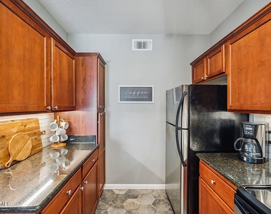 7009 E Acoma Drive - Photo Thumbnail 25