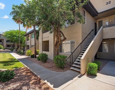7009 E Acoma Drive - Photo Thumbnail 15