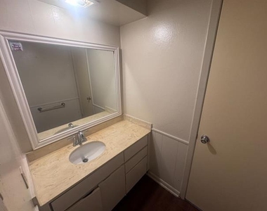 13511 Red Fern Lane - Photo Thumbnail 12
