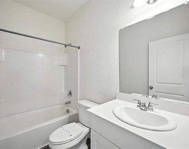 1637 Escondido Drive - Photo Thumbnail 3