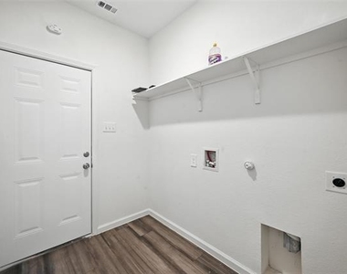 1637 Escondido Drive - Photo Thumbnail 6