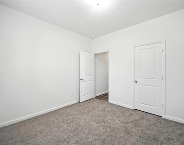 1637 Escondido Drive - Photo Thumbnail 8