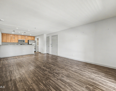 4704 E Paradise Village Parkway N - Photo Thumbnail 7