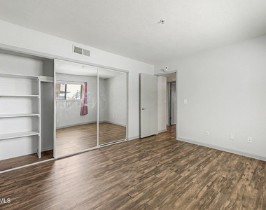 4704 E Paradise Village Parkway N - Photo Thumbnail 13