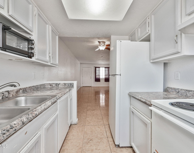 1815 N Spring -- - Photo Thumbnail 5