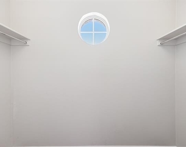 303 Kings Way Drive - Photo Thumbnail 9