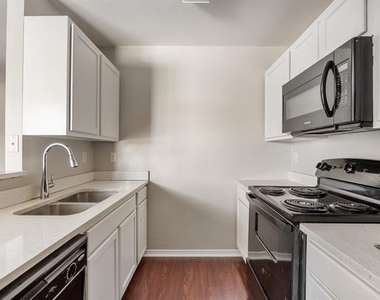 303 Kings Way Drive - Photo Thumbnail 6