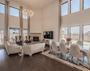 1742 Holmwood Drive - Photo Thumbnail 3