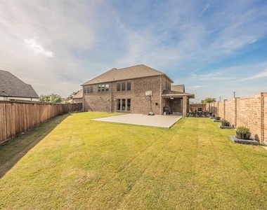 1742 Holmwood Drive - Photo Thumbnail 24