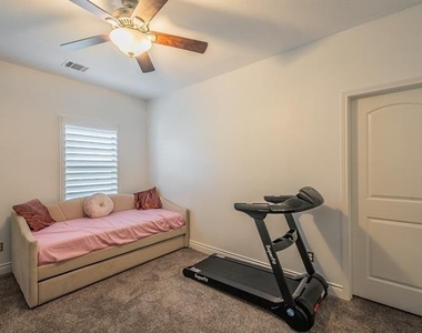 1742 Holmwood Drive - Photo Thumbnail 18