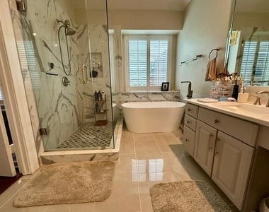 7123 Elm Creek Lane - Photo Thumbnail 16