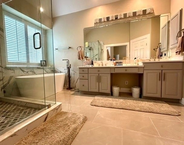 7123 Elm Creek Lane - Photo Thumbnail 15