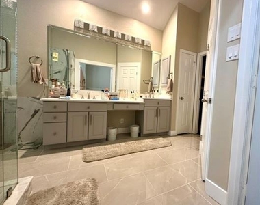 7123 Elm Creek Lane - Photo Thumbnail 14
