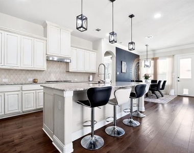 4921 N Rockcress Court - Photo Thumbnail 9