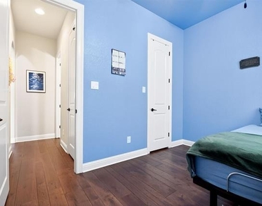 4921 N Rockcress Court - Photo Thumbnail 5