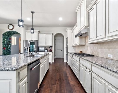 4921 N Rockcress Court - Photo Thumbnail 13