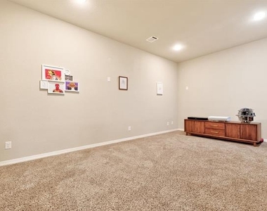 4921 N Rockcress Court - Photo Thumbnail 21