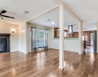 6512 Coral Lane - Photo Thumbnail 3