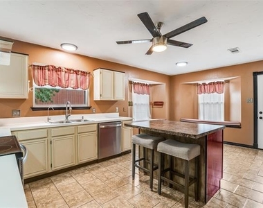 6512 Coral Lane - Photo Thumbnail 10