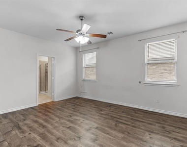 606 Rawhide Way - Photo Thumbnail 12