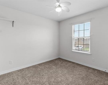 606 Rawhide Way - Photo Thumbnail 16