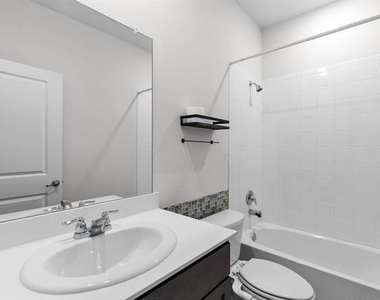 606 Rawhide Way - Photo Thumbnail 19