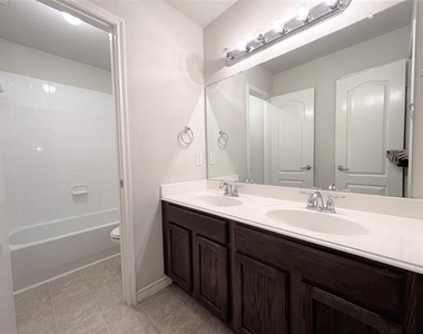 1149 King George Lane - Photo Thumbnail 13