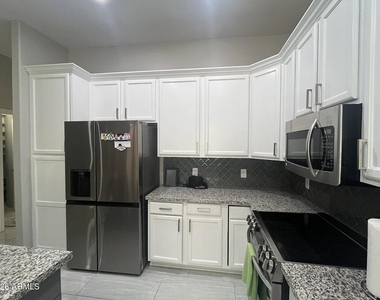 1442 W Coral Reef Drive - Photo Thumbnail 6