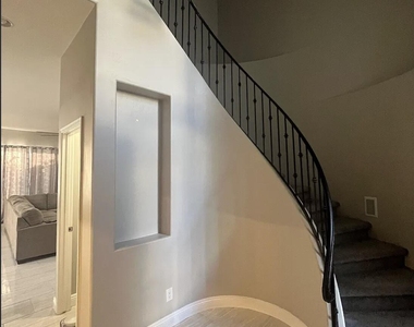 1442 W Coral Reef Drive - Photo Thumbnail 12