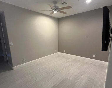 1442 W Coral Reef Drive - Photo Thumbnail 17