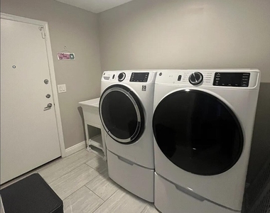 1442 W Coral Reef Drive - Photo Thumbnail 9