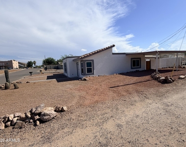 6038 S Alameda Road - Photo Thumbnail 4