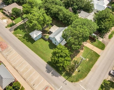 401 E Avenue G - Photo Thumbnail 27