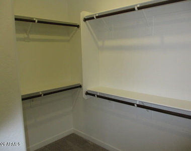 3323 S Bridlewood Avenue - Photo Thumbnail 14