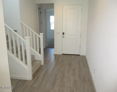 3323 S Bridlewood Avenue - Photo Thumbnail 1