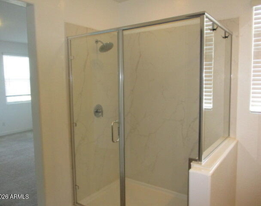 3323 S Bridlewood Avenue - Photo Thumbnail 13