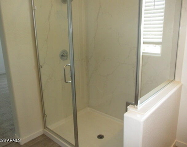 3323 S Bridlewood Avenue - Photo Thumbnail 19