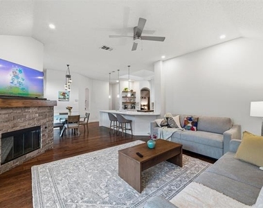 9612 Sean Drive - Photo Thumbnail 8