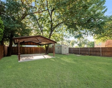 807 Hollywood Avenue - Photo Thumbnail 36