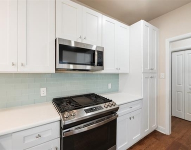 807 Hollywood Avenue - Photo Thumbnail 17