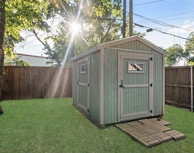 807 Hollywood Avenue - Photo Thumbnail 33