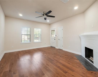 807 Hollywood Avenue - Photo Thumbnail 10