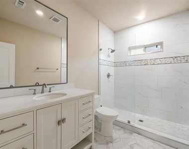 807 Hollywood Avenue - Photo Thumbnail 27