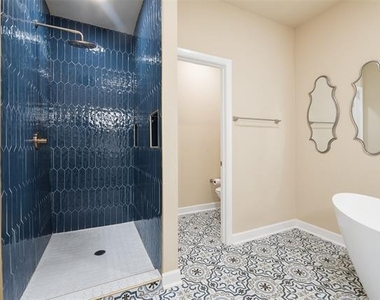 807 Hollywood Avenue - Photo Thumbnail 22