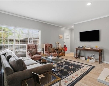4345 Bellaire Drive S - Photo Thumbnail 7