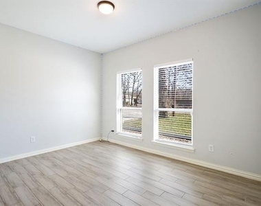 3505 Wood Oak Drive - Photo Thumbnail 16