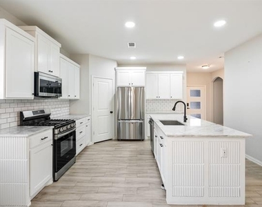 3505 Wood Oak Drive - Photo Thumbnail 20