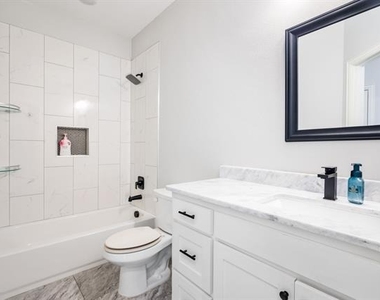 3505 Wood Oak Drive - Photo Thumbnail 8